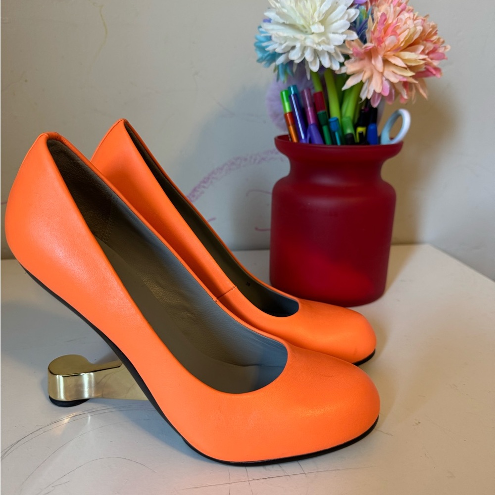 United Nude Vibrant Orange Heels with Gold Accent